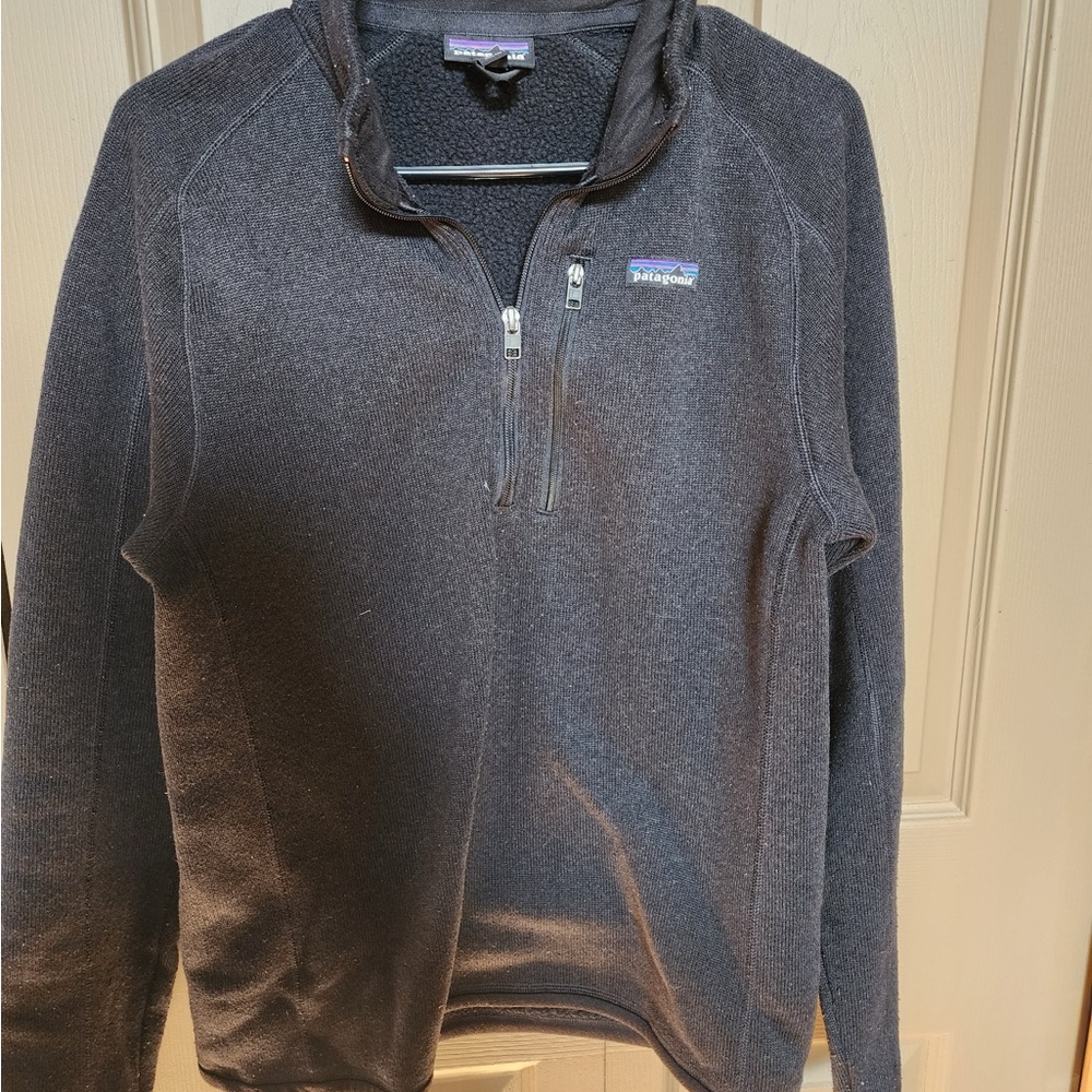 Patagonia small black fleece unisex sweater